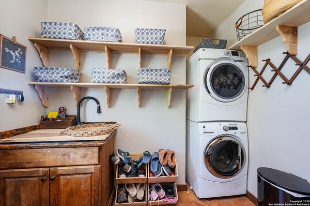 728 Upper Moffett, Medina, TX 78055