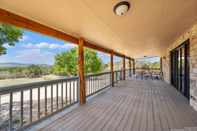 728 Upper Moffett, Medina, TX 78055