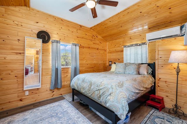 728 Upper Moffett, Medina, TX 78055