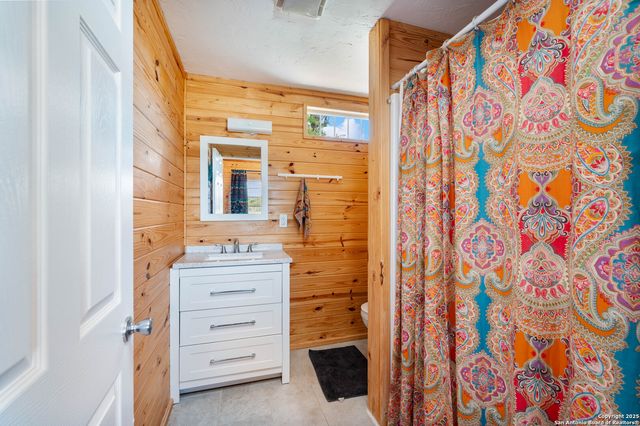 728 Upper Moffett, Medina, TX 78055