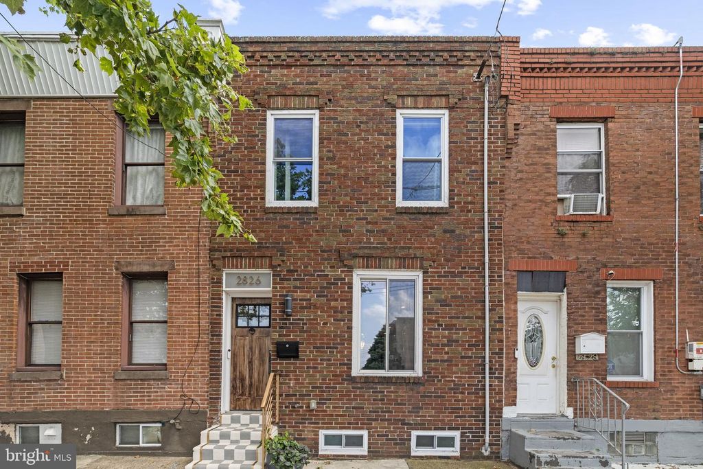2826 SNYDER AVE, Philadelphia, PA 19145