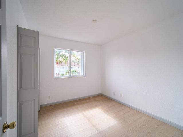 2052 Oakhurst Way, Riviera Beach, FL 33404