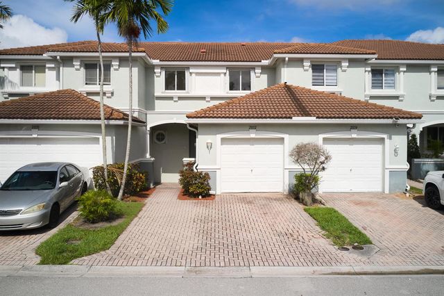 2052 Oakhurst Way, Riviera Beach, FL 33404