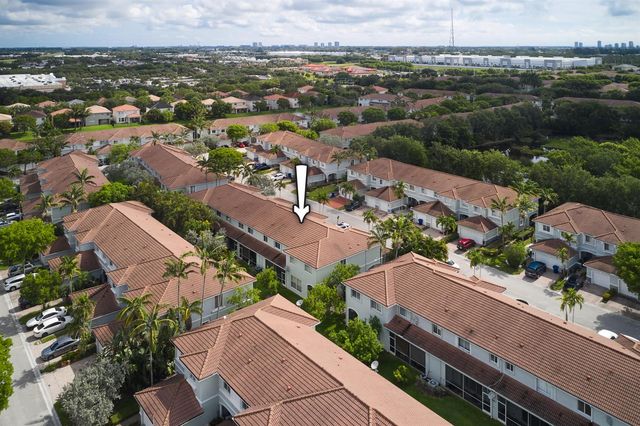 2052 Oakhurst Way, Riviera Beach, FL 33404