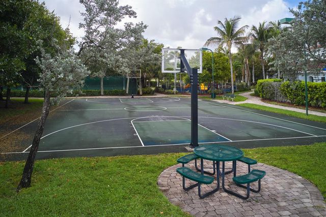 2052 Oakhurst Way, Riviera Beach, FL 33404