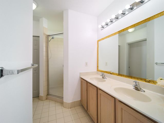 2052 Oakhurst Way, Riviera Beach, FL 33404