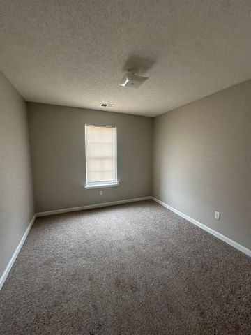 2280 SOUTHERN WOODS DR, Unincorporated, TN 38016