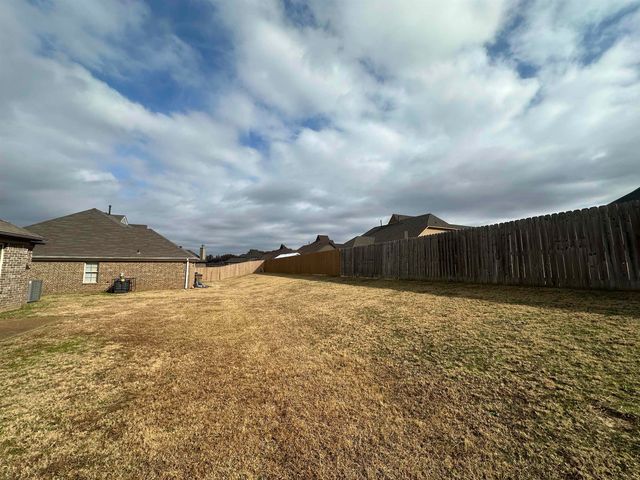 2280 SOUTHERN WOODS DR, Unincorporated, TN 38016