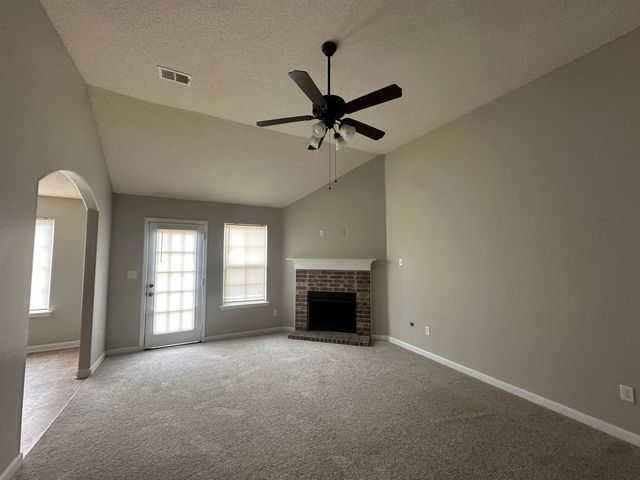 2280 SOUTHERN WOODS DR, Unincorporated, TN 38016