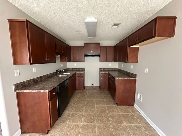 2280 SOUTHERN WOODS DR, Unincorporated, TN 38016