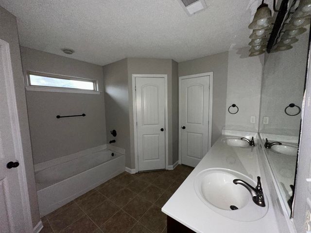 2280 SOUTHERN WOODS DR, Unincorporated, TN 38016