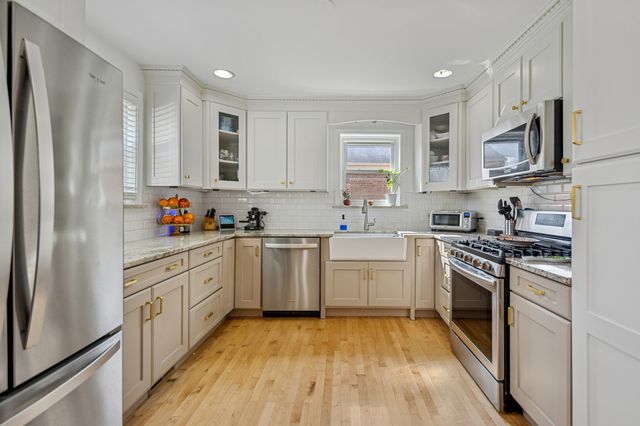 2237 Hainsworth Avenue, North Riverside, IL 60546