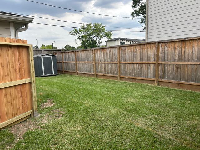 1005 Rosepoint Street, Houston, TX 77018