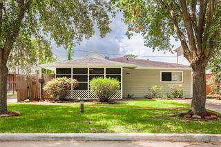 1005 Rosepoint Street, Houston, TX 77018