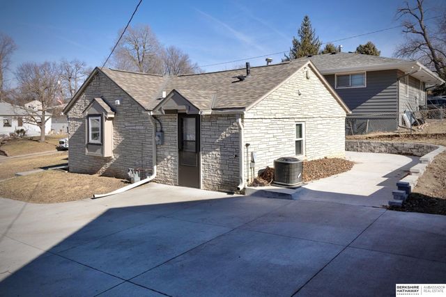 6425 Franklin Street, Omaha, NE 68104