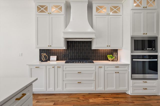 122 Yvonne Street, Red Oak, TX 75154