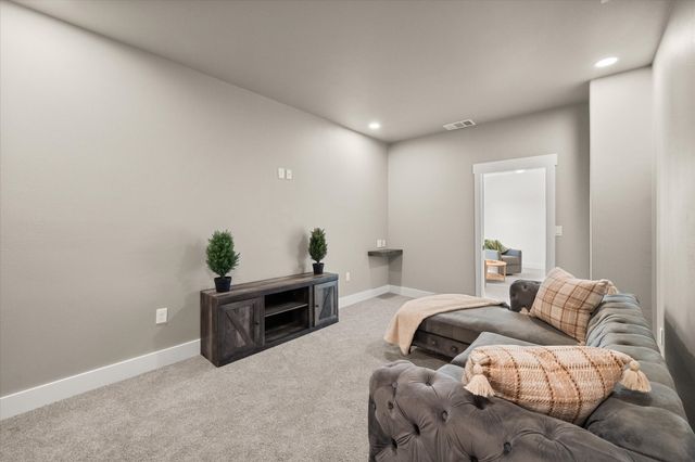 122 Yvonne Street, Red Oak, TX 75154