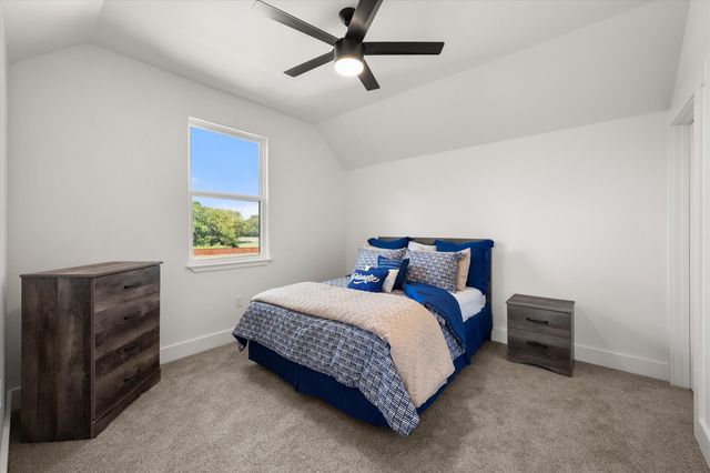 122 Yvonne Street, Red Oak, TX 75154