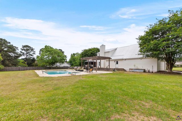 104 Buckingham Place, Perry, GA 31069
