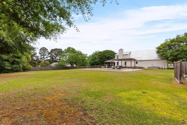 104 Buckingham Place, Perry, GA 31069