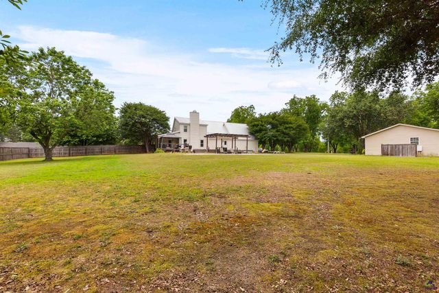 104 Buckingham Place, Perry, GA 31069