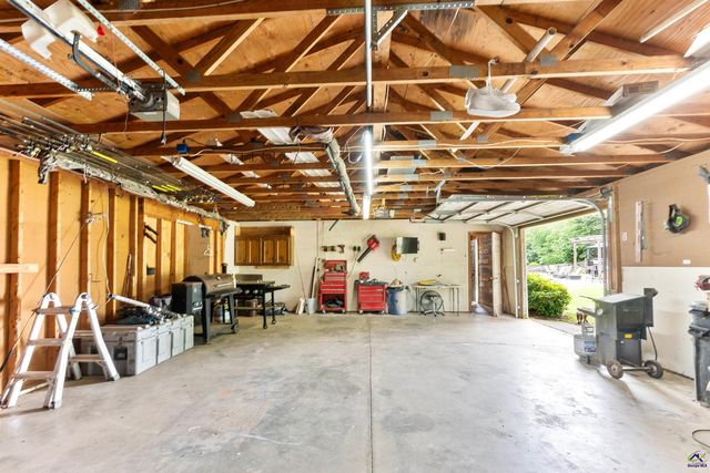 104 Buckingham Place, Perry, GA 31069