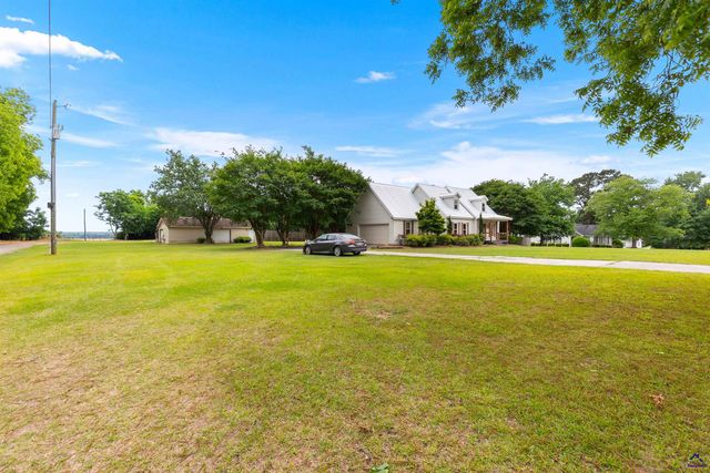 104 Buckingham Place, Perry, GA 31069