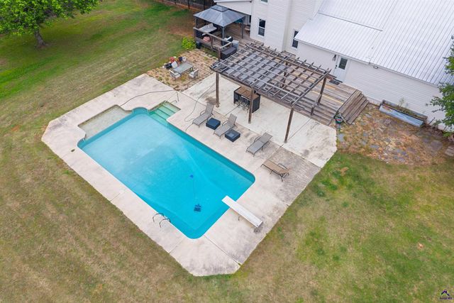 104 Buckingham Place, Perry, GA 31069