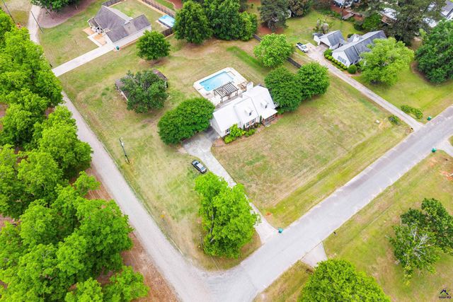 104 Buckingham Place, Perry, GA 31069