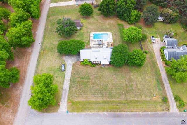 104 Buckingham Place, Perry, GA 31069