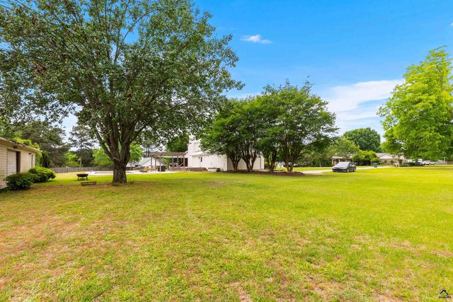 104 Buckingham Place, Perry, GA 31069