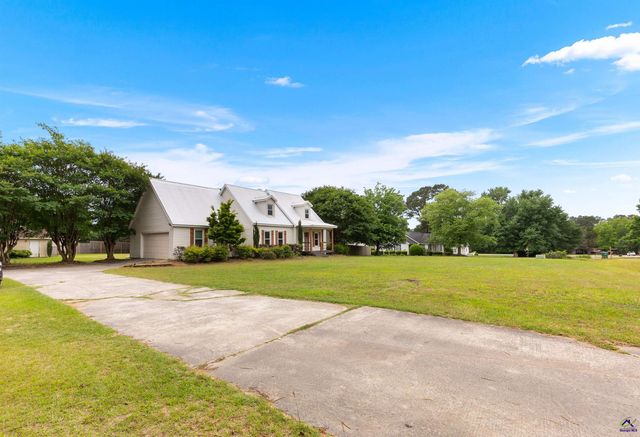 104 Buckingham Place, Perry, GA 31069