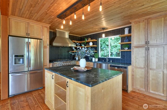 305 Baker Way, Camano Island, WA 98282