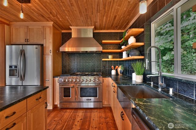 305 Baker Way, Camano Island, WA 98282