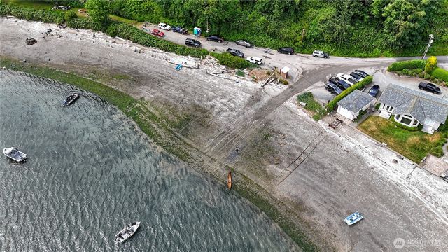 305 Baker Way, Camano Island, WA 98282