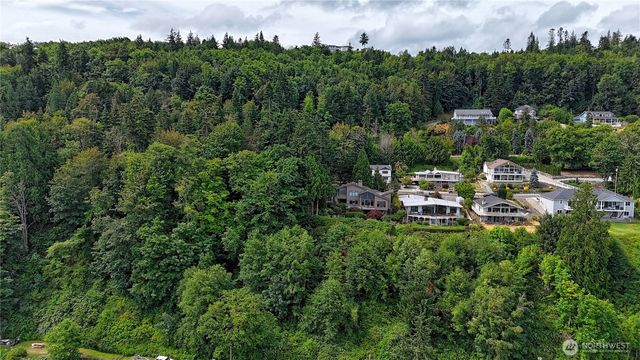 305 Baker Way, Camano Island, WA 98282