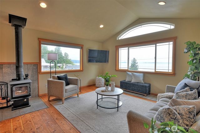 305 Baker Way, Camano Island, WA 98282