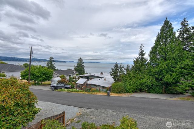 305 Baker Way, Camano Island, WA 98282