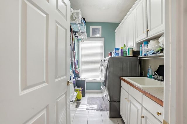 369 Windcroft Drive, Westerville, OH 43082