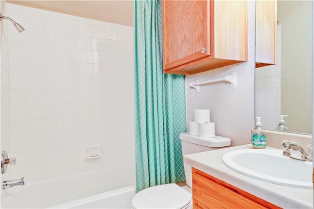 517 Sampson, Kyle, TX 78640