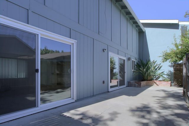 637 Knollwood Dr, Woodland, CA 95695