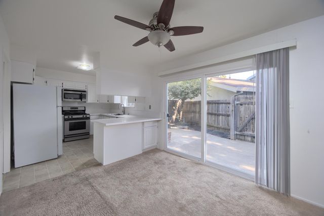 637 Knollwood Dr, Woodland, CA 95695