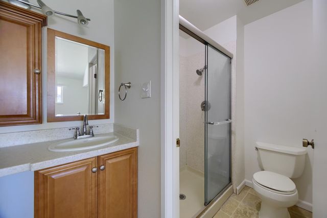 637 Knollwood Dr, Woodland, CA 95695