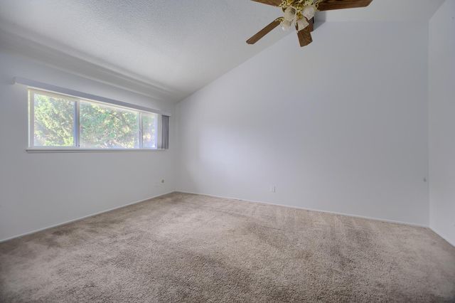 637 Knollwood Dr, Woodland, CA 95695