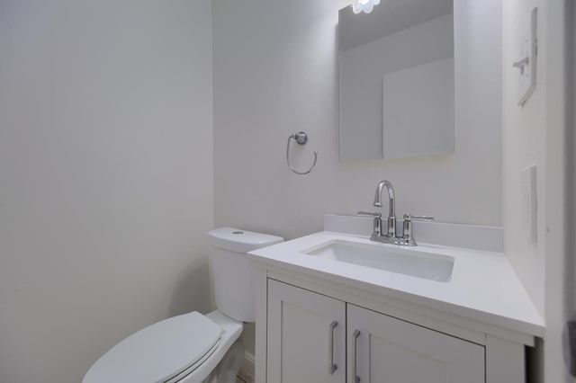 637 Knollwood Dr, Woodland, CA 95695