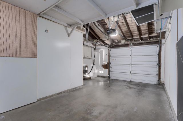 637 Knollwood Dr, Woodland, CA 95695