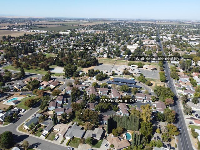 637 Knollwood Dr, Woodland, CA 95695