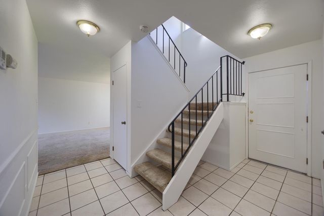 637 Knollwood Dr, Woodland, CA 95695