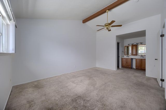 637 Knollwood Dr, Woodland, CA 95695