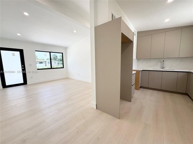3512 NW 176th Ter, Miami Gardens, FL 33056